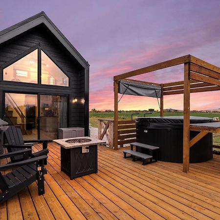 Modern Tiny Cabin, With Hot Tub In Choteau Mt 外观 照片